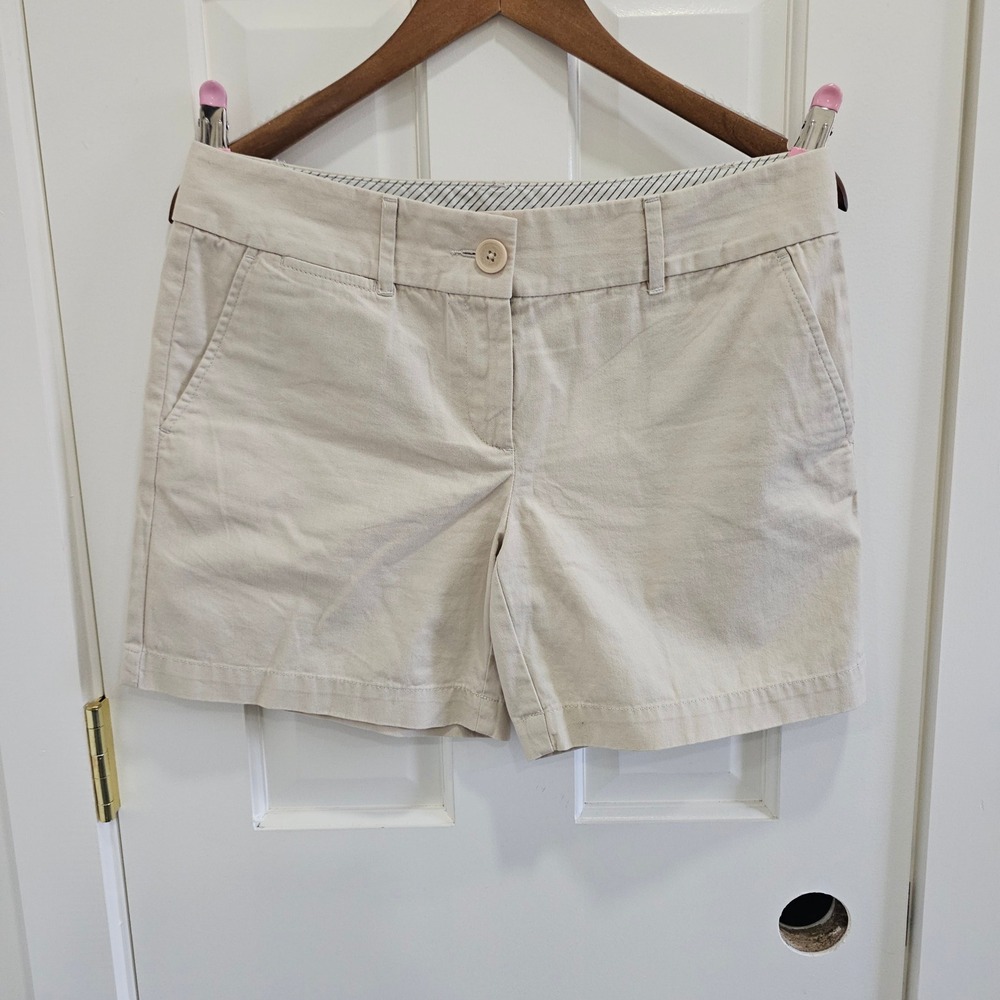 Ann Taylor LOFT Womens Beige Khaki 100% Cotton Chino Shorts Size 4 Mid Rise